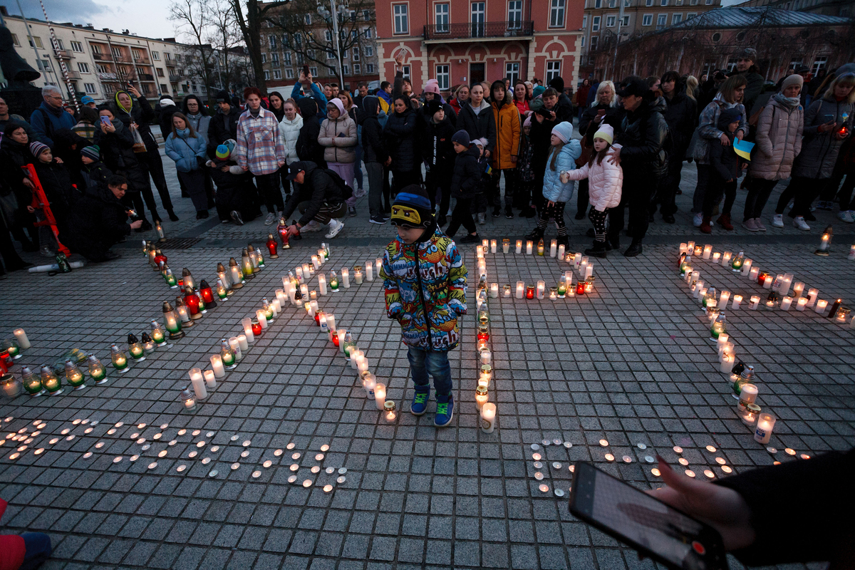 10 березня 2022, Ченстохов, Польща, українці та поляки разом на центральній площі міста