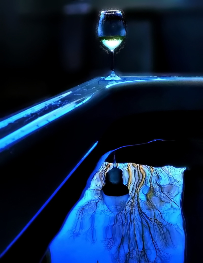 Світло в келиху