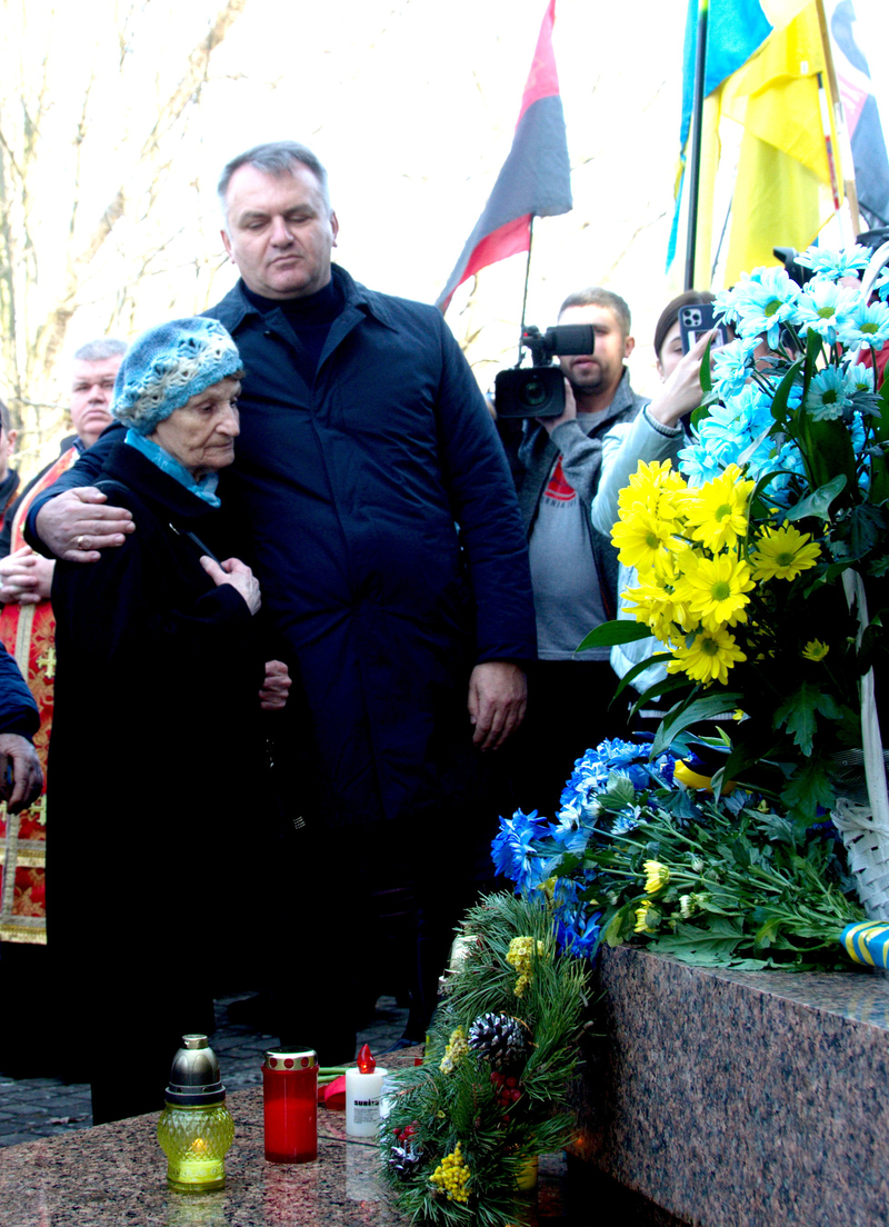 Тримаймось!