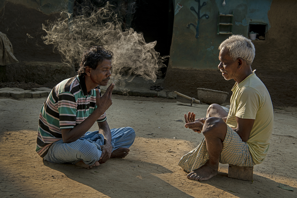 Smoking together-3517