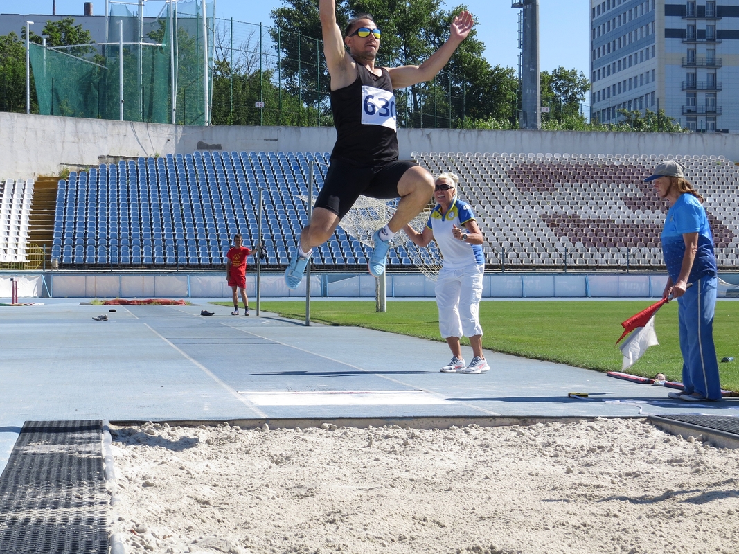 Стрибки в довжину