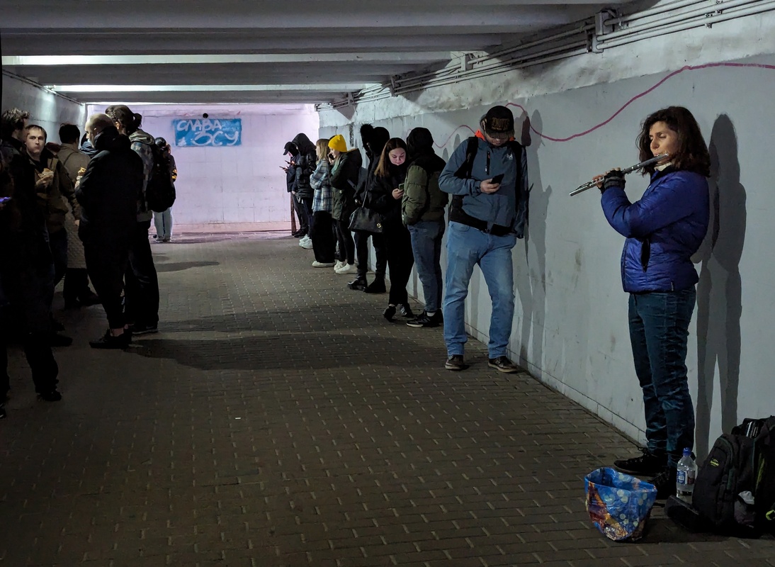 Сирени і Моцарт. Бомбосховище