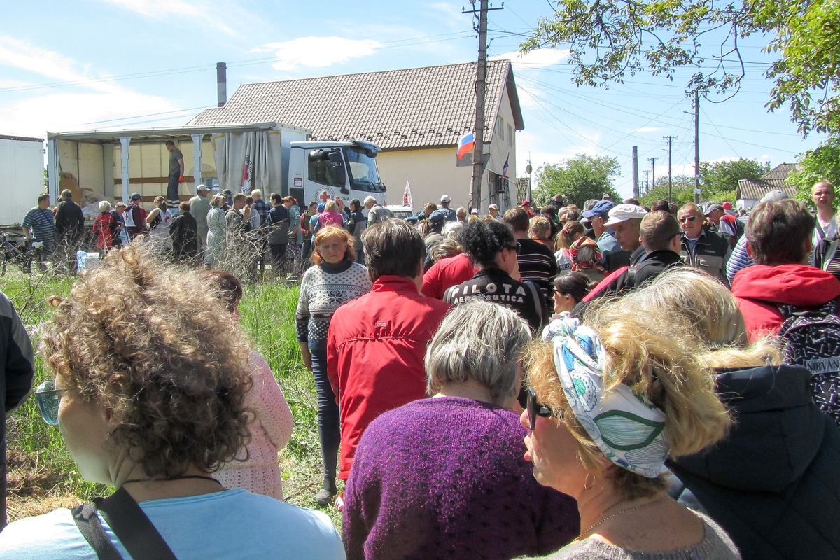 Черги за гуманітаркою