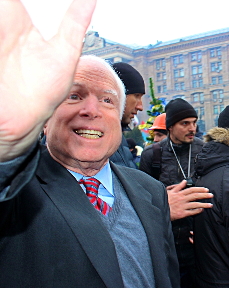 Сенатор Маккейн на Майдані (15.12.2013 р.)