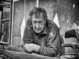 Бородянка. Місцевий житель після деокупації.