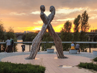 Вечір на набережній