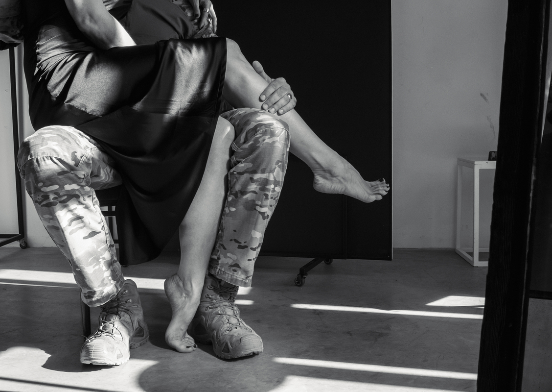 Прошу, повертайся швидше