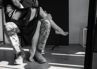 Прошу, повертайся швидше