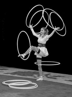 Повелителька обручів