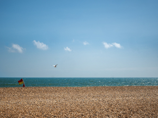 Під небом і морем