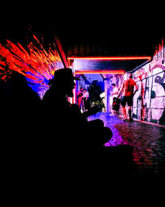 блукаючи вулицями