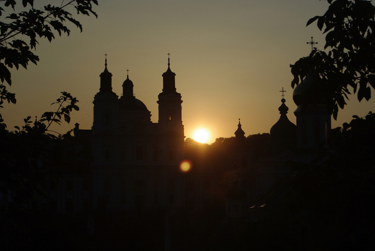 Надвечір'я...