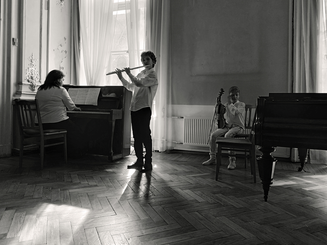 В полоні у Музики