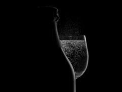 Натюрморт із шампанським